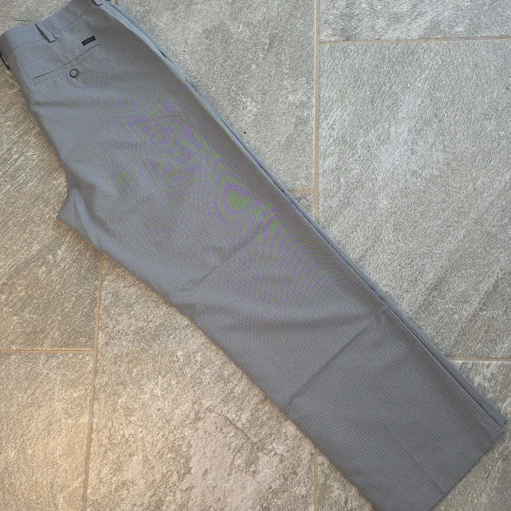 IZOD Golf Pants Size 38x34 Gray...Excellent Condition! Like New!